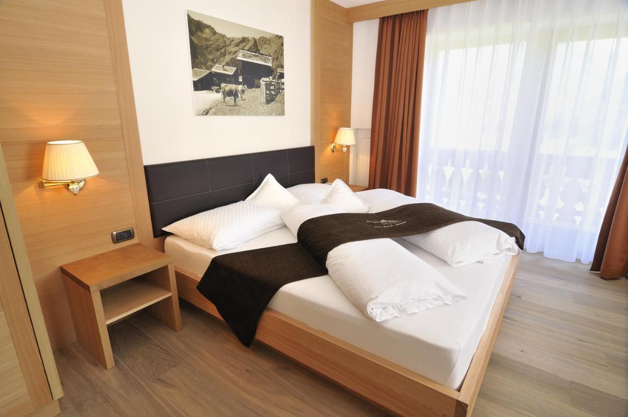 Hotel Chalet Dlaces Selva di Val Gardena Quarto foto