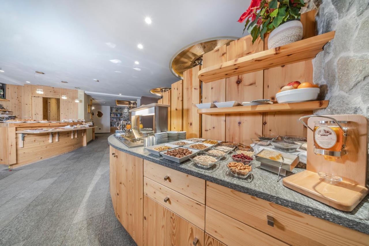 Hotel Chalet Dlaces Selva di Val Gardena Exterior foto