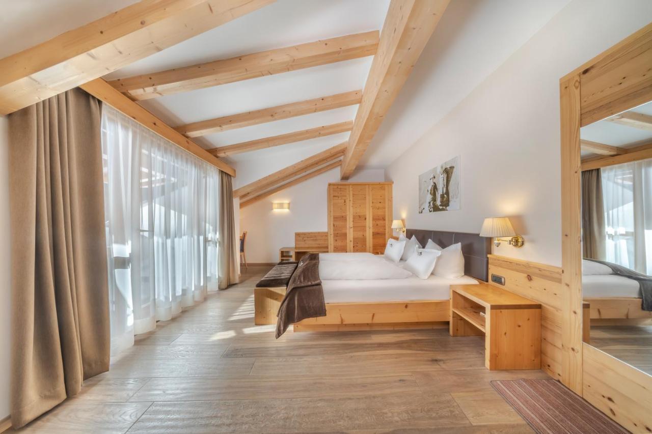 Hotel Chalet Dlaces Selva di Val Gardena Exterior foto
